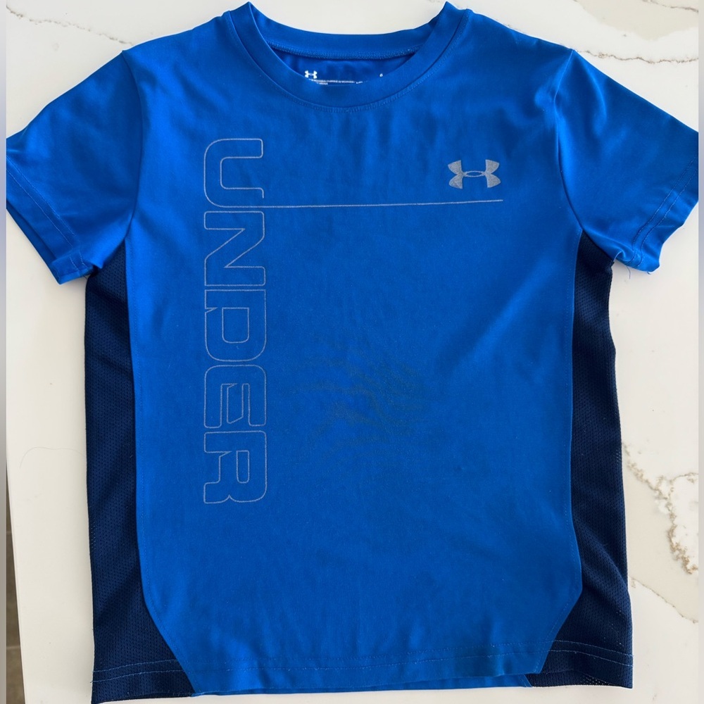UNDER ARMOUR Heat Gear Boys T-Shirt NWT